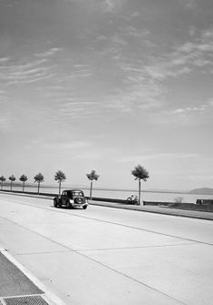 Max Chiffelle (1913-2002). Route des Falaises, Neuchâtel, entre 1951 et 1956. À partir du négatif au gélatino-bromure d’argent sur support polyester.