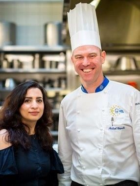 Jenan Hamza, cuisinière syrienne, et Michael Coquelle, Chef à l'Hôtel d'Angleterre