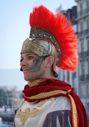 Appelé par les Allobroges, César fait face à la migration Helvète