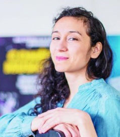 JOHANNA HERNANDEZ Violoniste, chef de chœur et chanteuse lyrique.