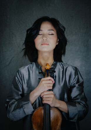Sayaka Shoji, violoniste soliste Laura Stevens Sayaka Shoji, violoniste soliste Laura Stevens
