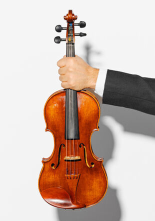 Un violon Lundi 13 / Niels Ackermann