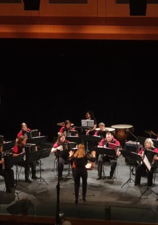 Ensemble d'accordéons L'Aurore de St-Prex et carillon du 1er août Larisa Strelnikova