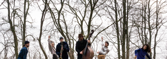 Répétition en pleine forêt pour les musiciens et danseurs de Silva. Yuri Pires Tavares